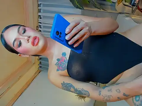 Snapshot of MistressSatisfactionOnTop chatting on 10.26.25 MistressSatisfactionOnTop online show from 10.26.25