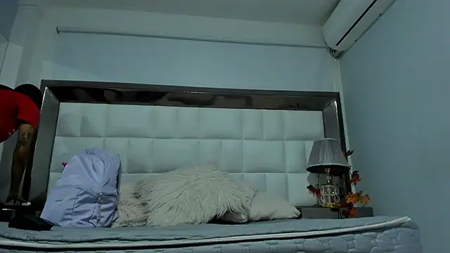 MiaConte online show from 01.29.25