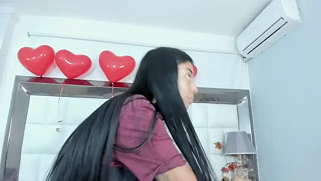 MiaConte online show from 02.13.25