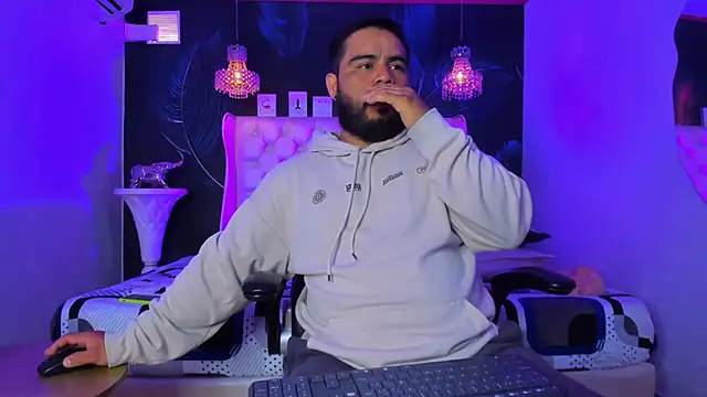 MichaelBear  online show from 10.04.25