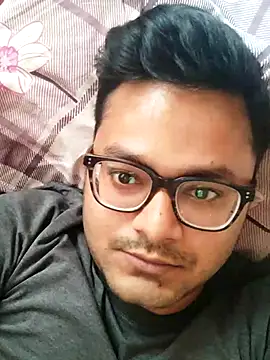 Snapshot of Honestguy100 chatting on 11.03.25 Honestguy100 online show from 11.03.25