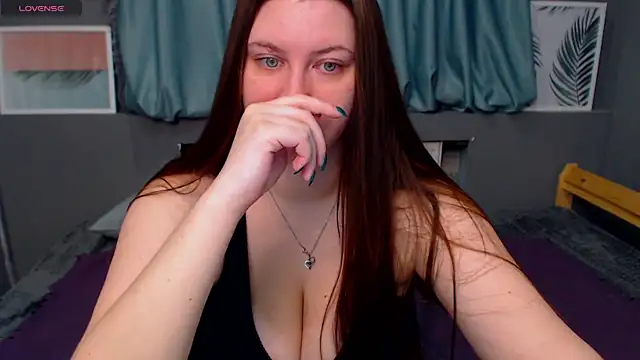 Snapshot of LiyaSilve chatting on 01.21.25 LiyaSilve online show from 01.21.25