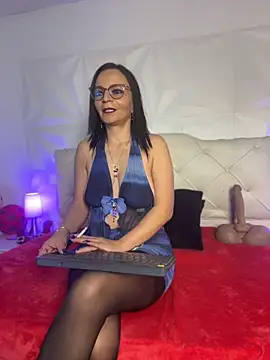 Snapshot of Miss_ellien chatting on 07.06.26 Miss ellien online show from 07.06.26