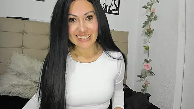Snapshot of Tania_mature chatting on 05.26.26 Tania mature online show from 05.26.26