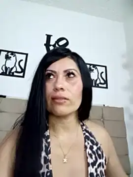 Snapshot of Tania_mature chatting on 06.19.26 Tania mature online show from 06.19.26