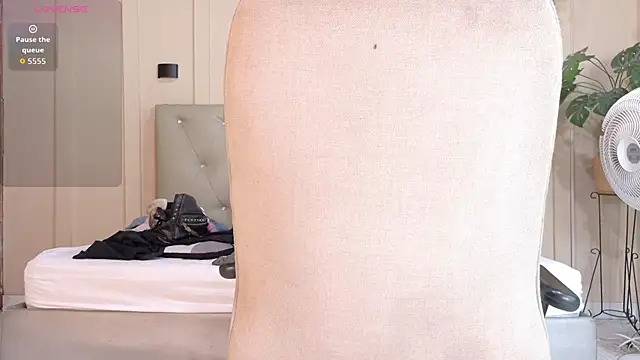 nicol snow online show from 10.10.25