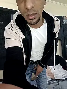 Snapshot of highguy chatting on 12.24.24 highguy online show from 12.24.24