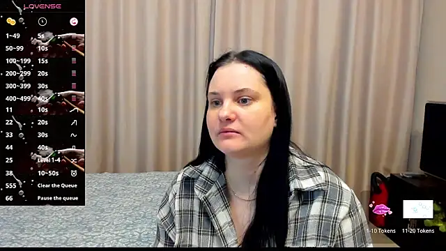 Snapshot of AlanaBrox chatting on 04.30.26 AlanaBrox online show from 04.30.26