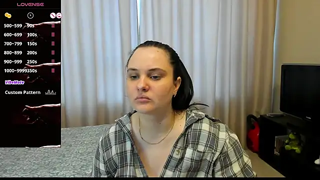 Snapshot of AlanaBrox chatting on 05.05.26 AlanaBrox online show from 05.05.26