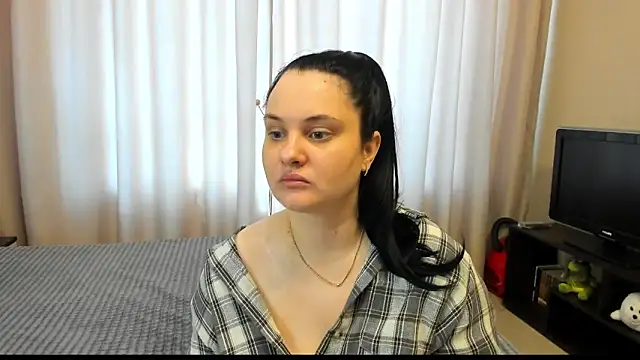 Snapshot of AlanaBrox chatting on 05.16.26 AlanaBrox online show from 05.16.26