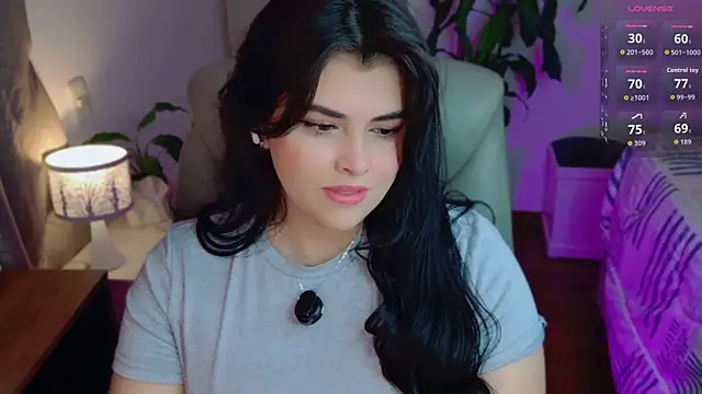 Snapshot of Alyaa_s chatting on 06.30.26 Alyaa s online show from 06.30.26