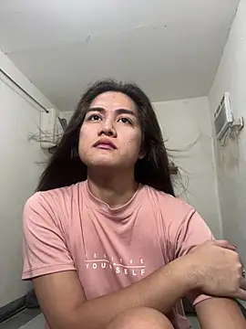 Snapshot of MarieLoveGlamorous chatting on 12.28.24 MarieLoveGlamorous online show from 12.28.24