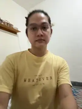 Snapshot of MarieLoveGlamorous chatting on 12.02.25 MarieLoveGlamorous online show from 12.02.25