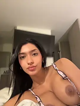 Snapshot of kendall_ruiz chatting on 04.21.26 kendall ruiz online show from 04.21.26