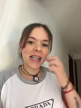 Snapshot of carolina16love chatting on 09.19.25 carolina16love online show from 09.19.25