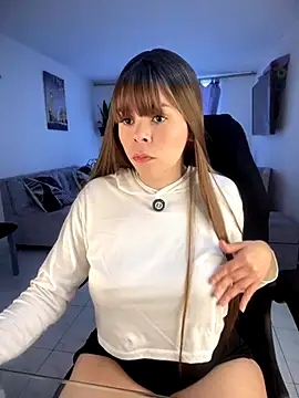 Snapshot of carolina16love chatting on 10.11.25 carolina16love online show from 10.11.25