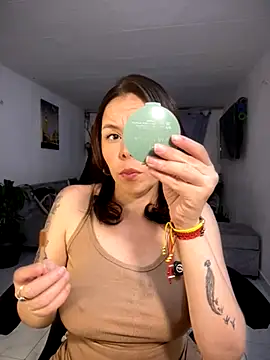 Snapshot of carolina16love chatting on 11.02.25 carolina16love online show from 11.02.25