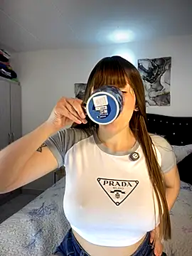 Snapshot of carolina16love chatting on 11.17.25 carolina16love online show from 11.17.25