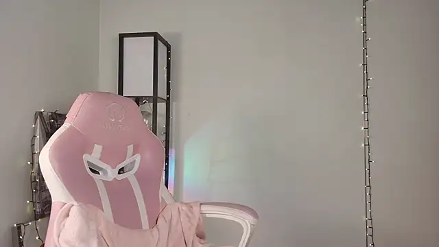 Snapshot of _monamour_ chatting on 01.08.25 monamour online show from 01.08.25