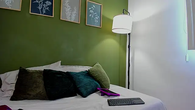 Snapshot of karlye_5 chatting on 02.16.26 karlye 5 online show from 02.16.26