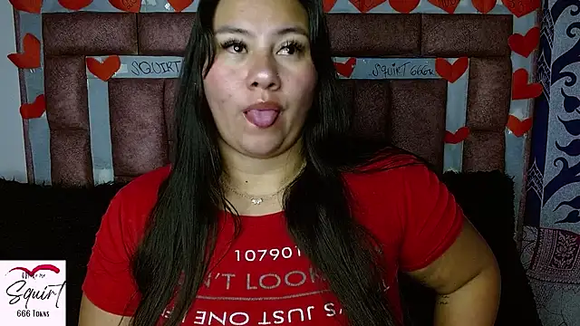 Snapshot of ValerieDiiamond chatting on 11.21.25 ValerieDiiamond online show from 11.21.25