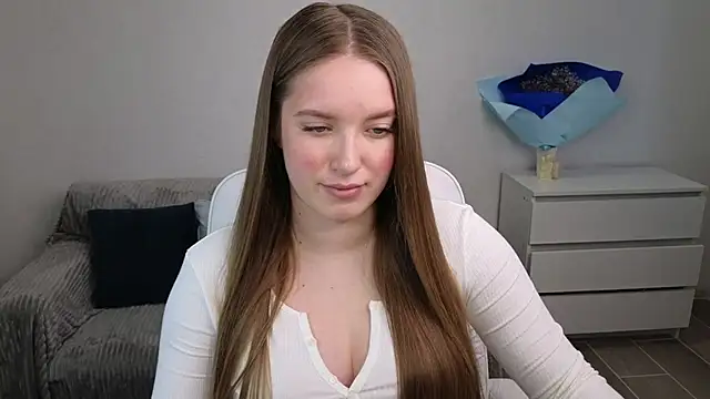 EvaMaddison online show from 02.08.25