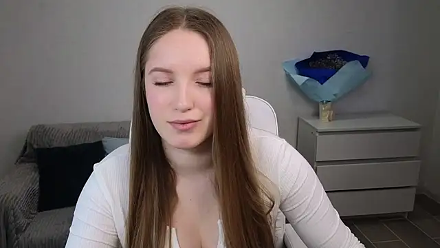 EvaMaddison online show from 02.13.25