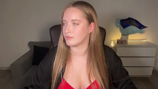 Snapshot of EvaMaddison chatting on 07.05.26 EvaMaddison online show from 07.05.26