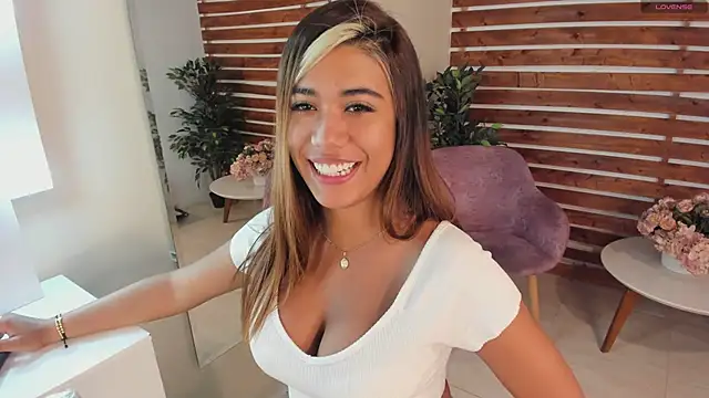  MeganRain online show from 02.05.25