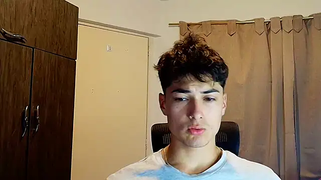 Snapshot of jimmy_class chatting on 10.24.25 jimmy class online show from 10.24.25