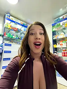 Snapshot of roouse chatting on 11.15.25 roouse online show from 11.15.25