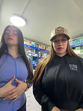 Snapshot of roouse chatting on 12.15.25 roouse online show from 12.15.25