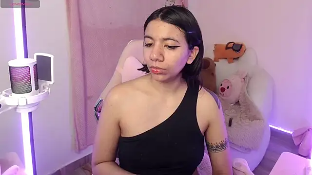 Nami usagi online show from 10.21.25