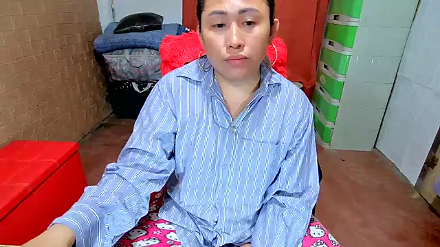 Snapshot of M_e_c_e_l chatting on 12.01.25 M e c e l online show from 12.01.25