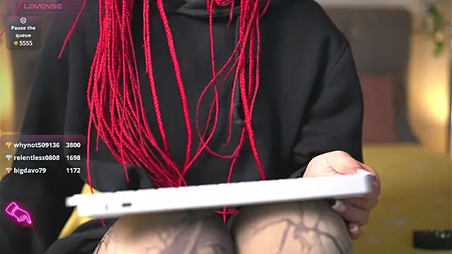 Lorettelorena online show from 02.18.25