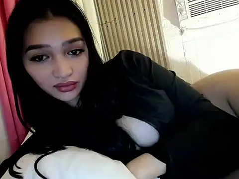  caroline69 online show from 01.28.25