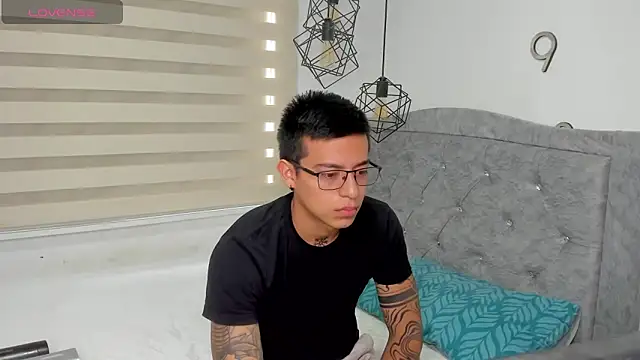 SIXXTOLOVE18 online show from 02.13.26