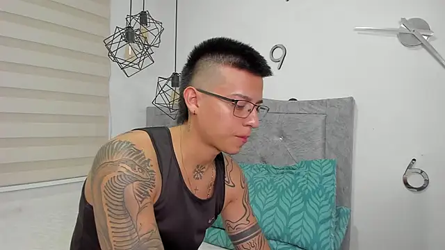 SIXXTOLOVE18 online show from 03.03.26