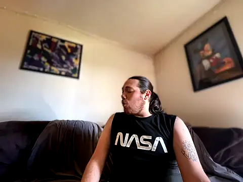 Snapshot of lucasgalacticman chatting on 11.28.25 lucasgalacticman online show from 11.28.25