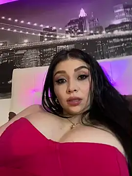 Snapshot of KateLatorre chatting on 03.04.25 KateLatorre online show from 03.04.25