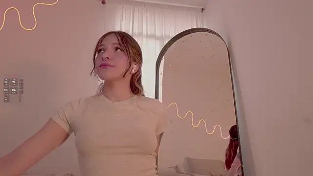 HannaMoom online show from 04.21.26