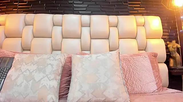 Snapshot of Salo_Heaven chatting on 02.12.26 Salo Heaven online show from 02.12.26