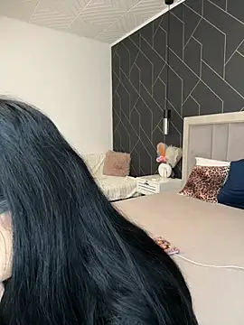 EmyLaveau online show from 02.15.25