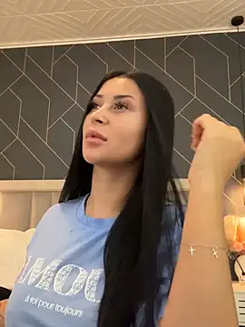 EmyLaveau online show from 03.04.25