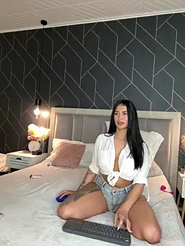 EmyLaveau online show from 03.15.25