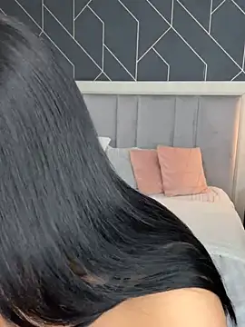 EmyLaveau online show from 03.22.25