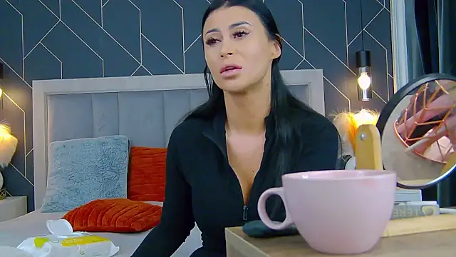 EmyLaveau online show from 03.17.26