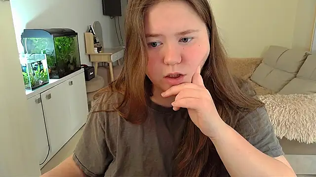 Snapshot of remirann_ chatting on 03.05.25 remirann online show from 03.05.25