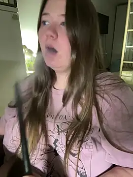 Snapshot of remirann_ chatting on 03.16.25 remirann online show from 03.16.25