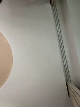 Snapshot of remirann_ chatting on 09.25.25 remirann online show from 09.25.25